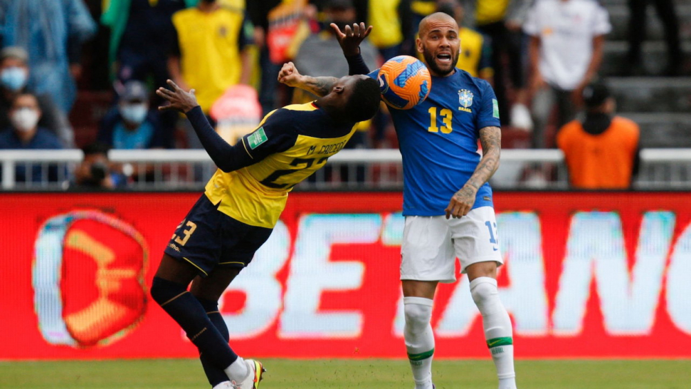 ทีมชาติบราซิล บุกมาเสมอ ทีมชาติเอกวาดอร์ ไป 1-1 ในสึกฟุตบอลโลก 2022 รอบคัดเลือก โซนอเมริกาใต้ โดยโดนใบแดงไปฝั่งละใบ
